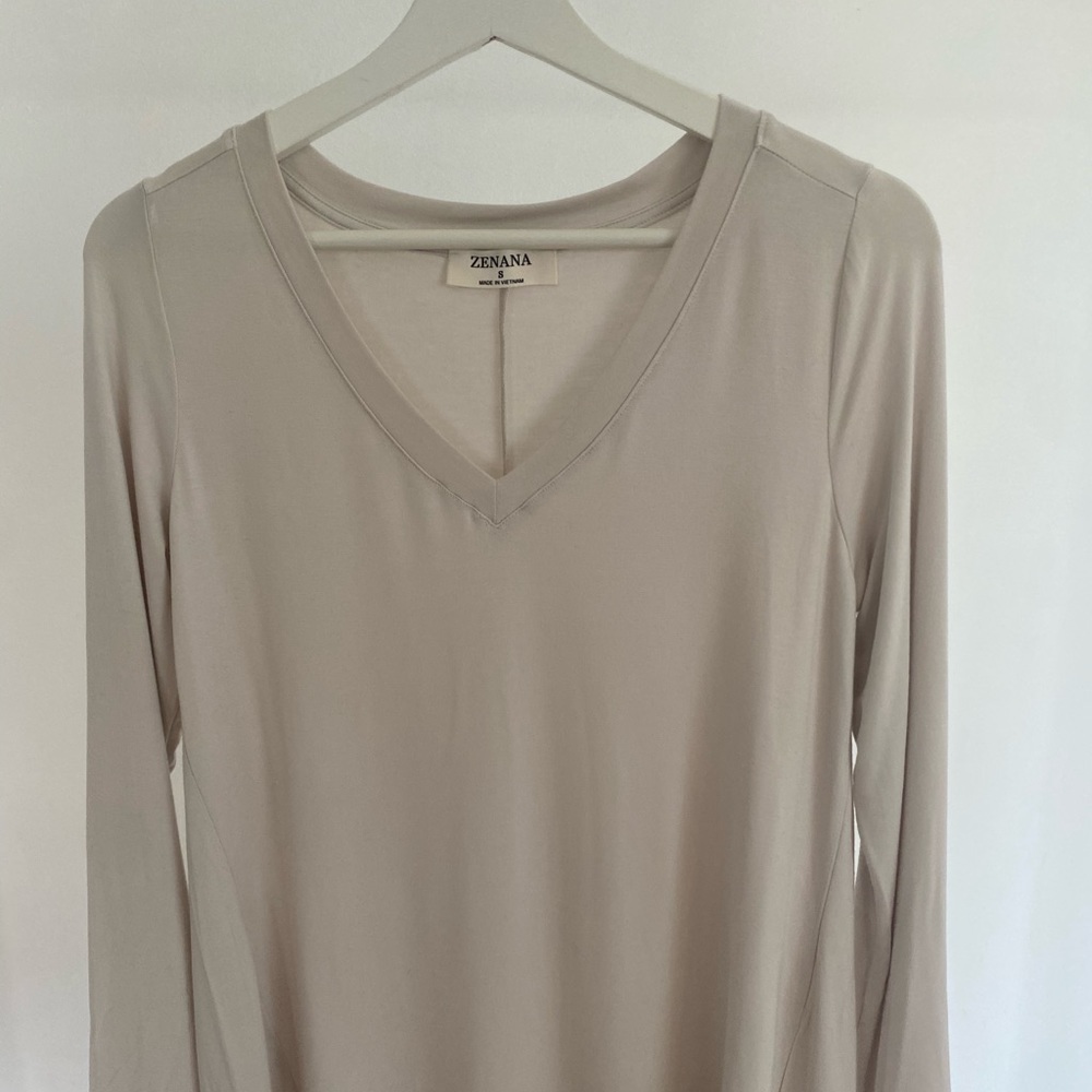 Long sleeve v-neck